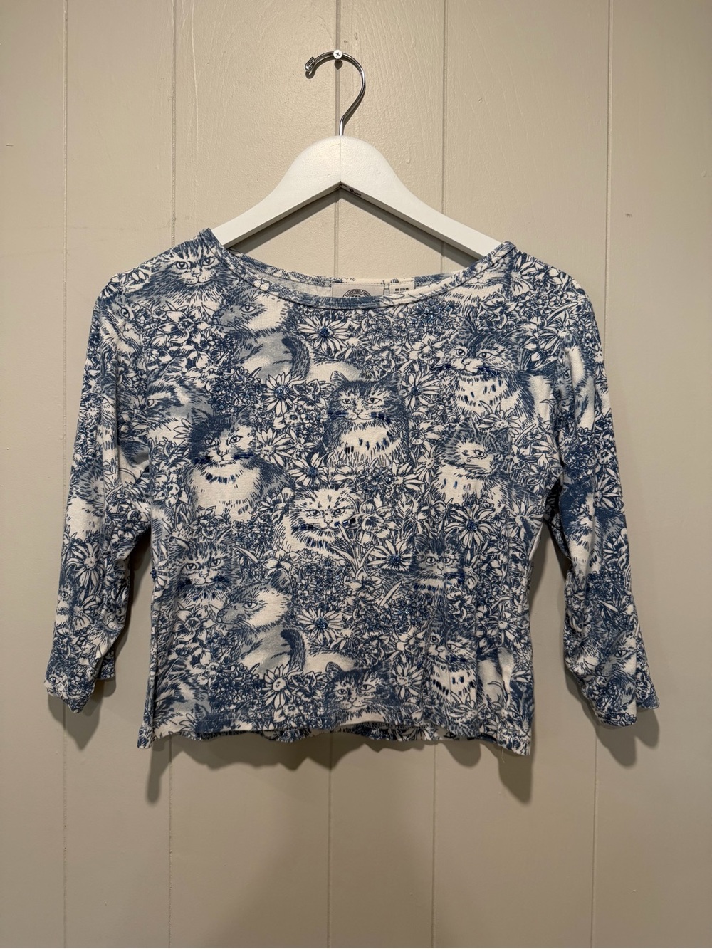 CRT clothing company White & Blue Floral Cropped Tee